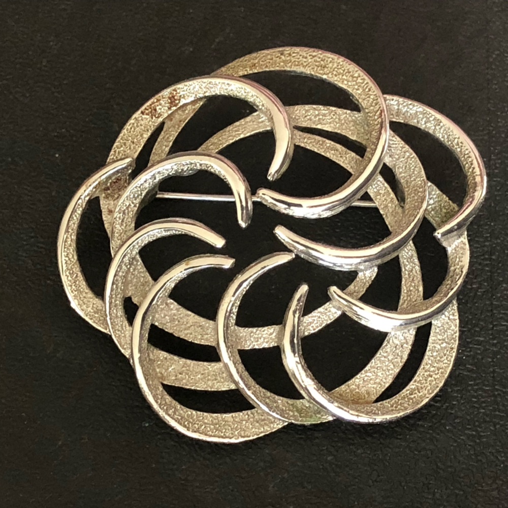 Sarah Coventry Elegant Silver Brooch